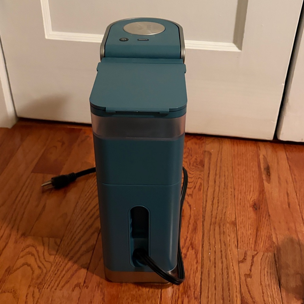 Keurig Coffee Brewer - Picture 8 of 10